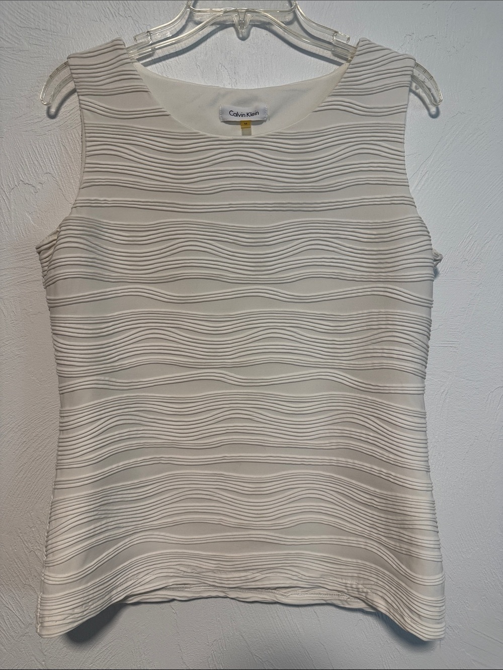 Calvin Klein White Wavy Texture Sleeveless Top Size M